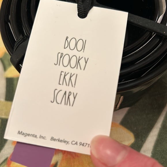 Rae Dunn measuring cups - Picture 4 of 7